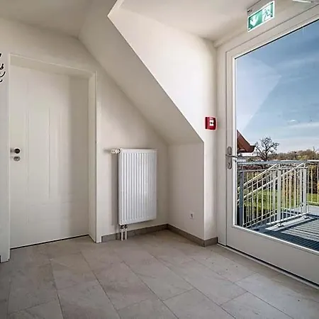 Am Stadthafen 3*